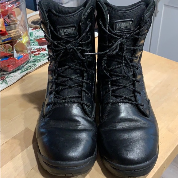 magnum essential equipment boots